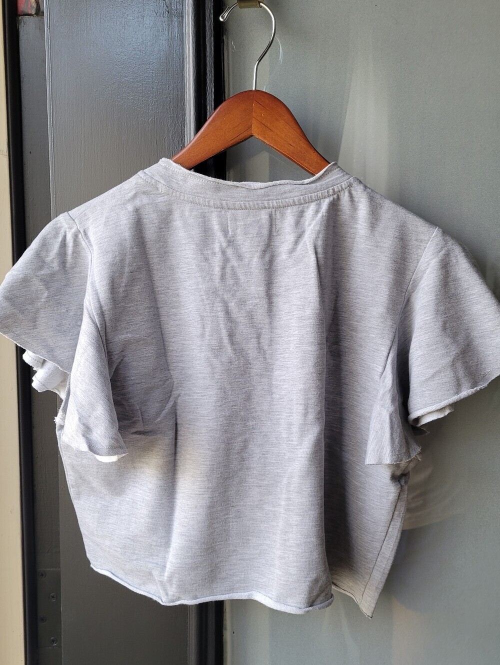Juicy Couture Ruffle-Sleeve Crop Women's Top Medium Light Gray Short Sleeve - Picture 3 of 10